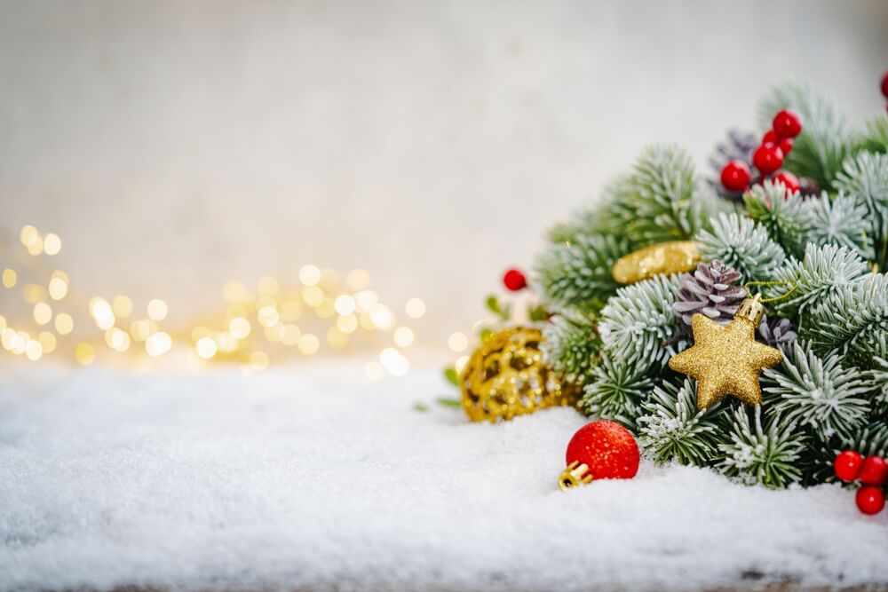 Christmas snow and tree